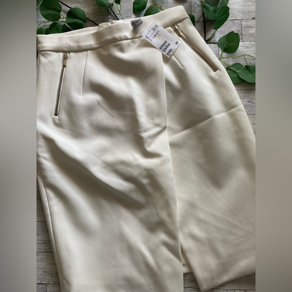 H&M Womens Cream Colored Skirt